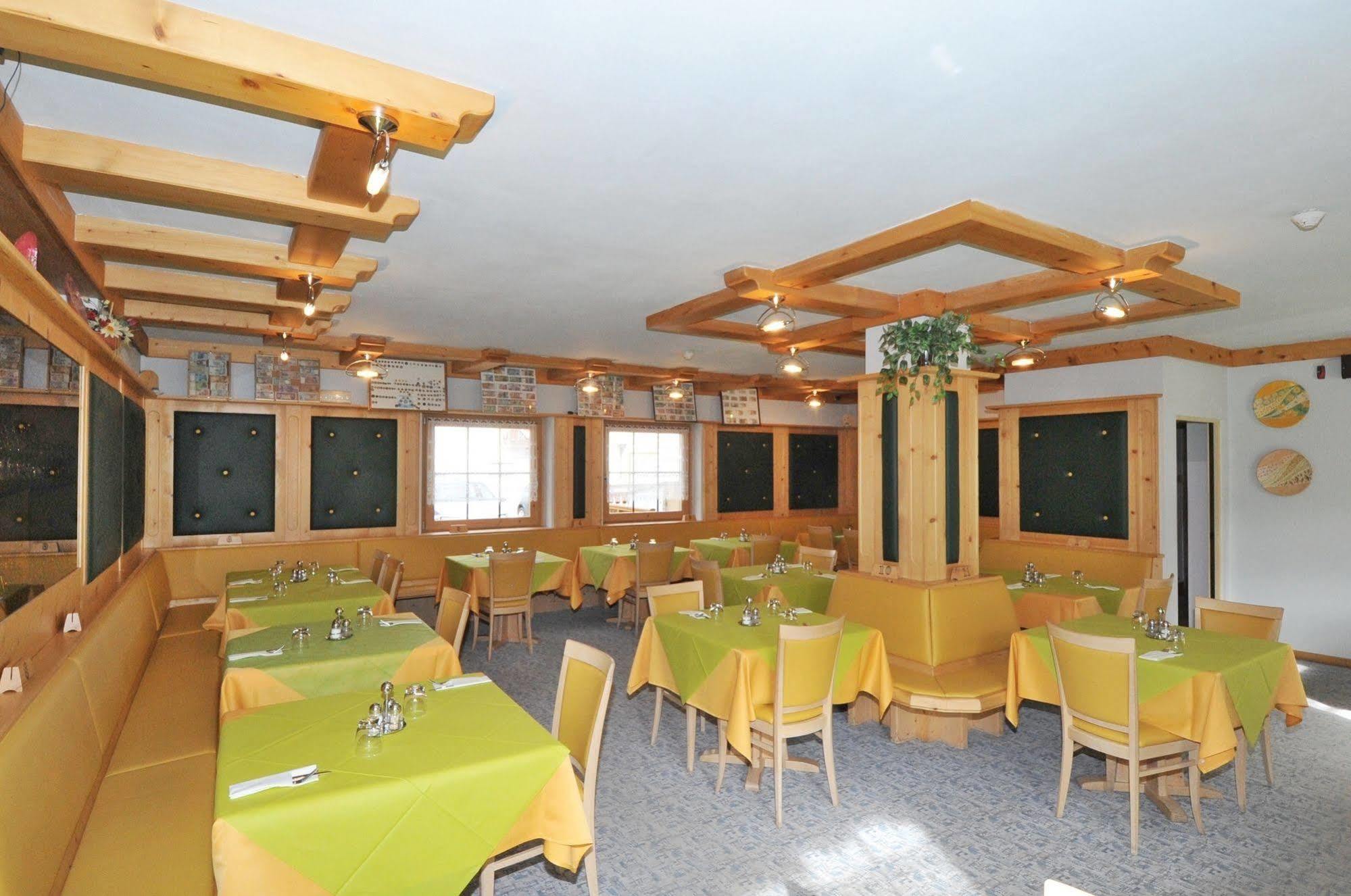 Hotel Valeria Livigno Exterior photo